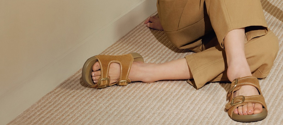 A leading Chinese women's footwear brand offering versatile styles for work, casual, and everyday wear.